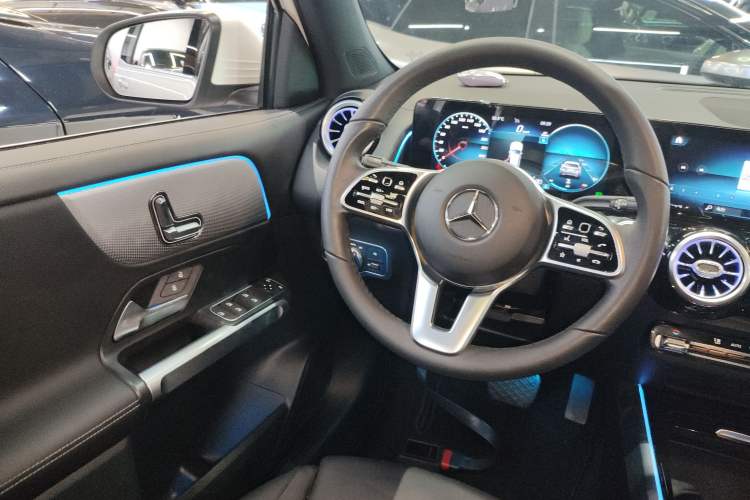 Used Mercedes-Benz GLB 2023 Refreshed GLB 200 Dynamic Edition
