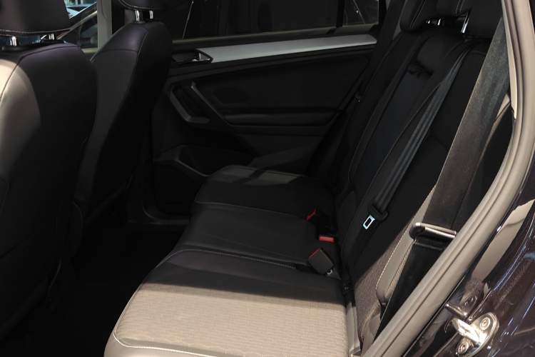 Used Volkswagen Tiguan L 2017 330TSI Automatic Two-Wheel Drive Luxury Edition
