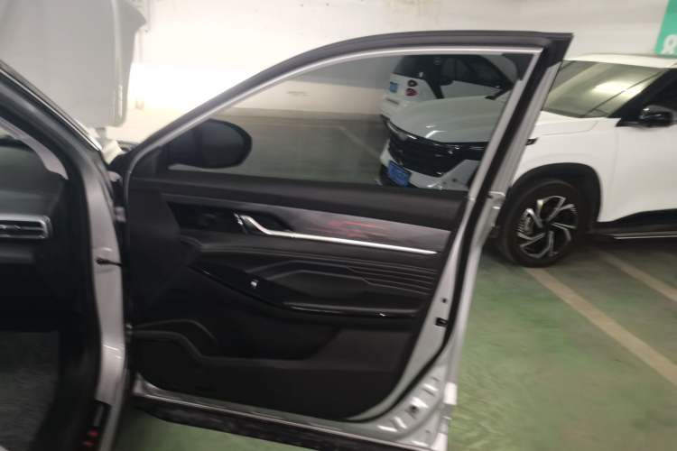 Used Dongfeng Aeolus Mage 2023 DH-i 1.5T Prestige Edition
