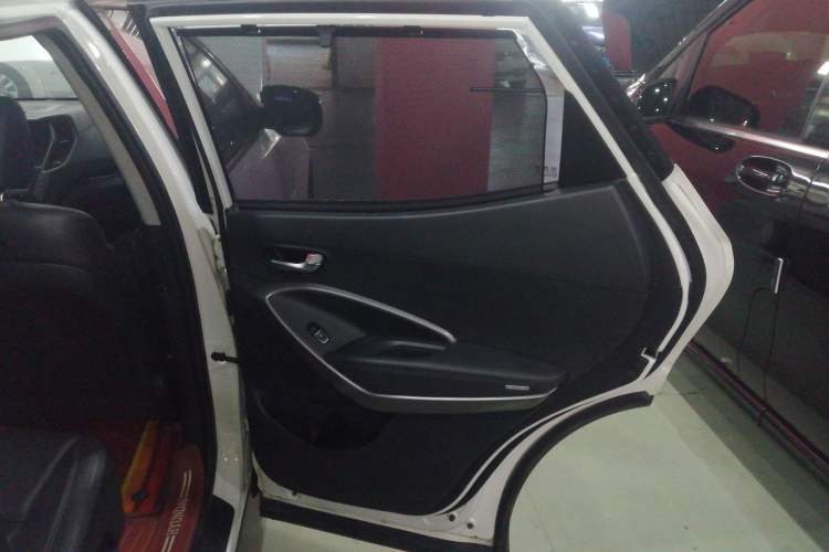 Used Hyundai Santa Fe 2013 2.4L Automatic Two-Wheel Drive Smart Version
