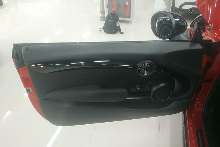 Used  MINI 2019 1.5T COOPER Racing Driver
