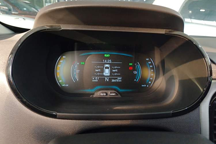 Used Chery Little Ant 2022 Sweet Pink Edition Half-Sugar Version Lithium Iron Phosphate 29.2 kWh 30 kW 301 km
