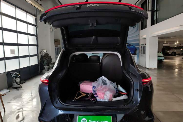 Used  LS7 2023 100kWh Lux All-Wheel-Drive Version