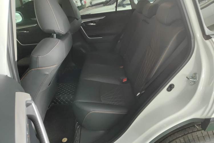 Used Toyota RAV4 2024 2.0L CVT Two-Wheel Drive Fashion Plus Edition
