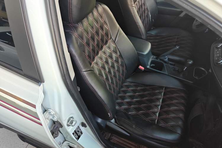 Used Toyota RAV4 2019 2.0L CVT Two-Wheel Drive Pioneer Edition China VI Standard