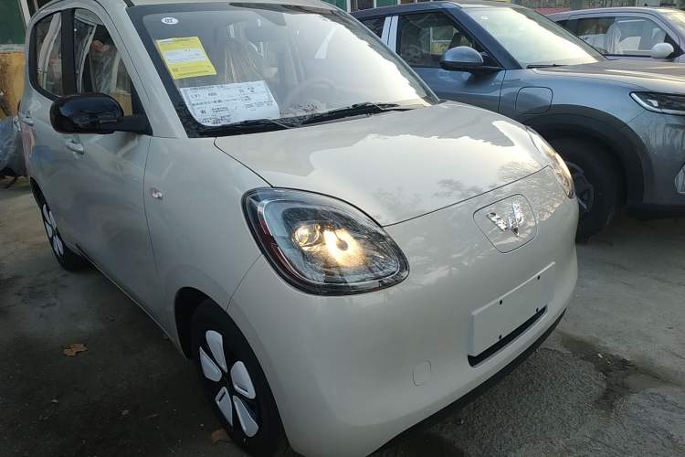 Used Wuling Hongguang MINIEV 2025 Four-Door Version Advanced Edition
