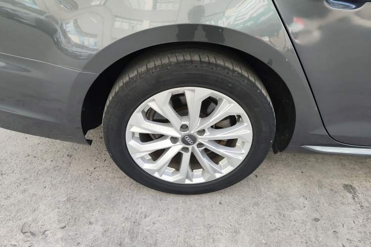 Used Audi A4L 2019 40 TFSI Ambition China VI
