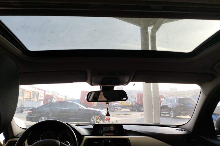 Used BMW 3 Series 2016 320Li Ambition Model
