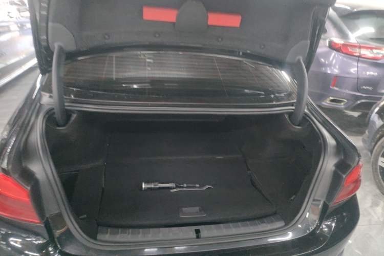 Used BMW 5 Series New Energy 2020 Mileage Upgrade Version 530Le Luxury Package
