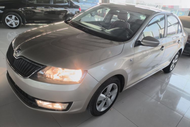 Used Skoda Rapid 2013 1.6L Automatic Smart Selection Model
