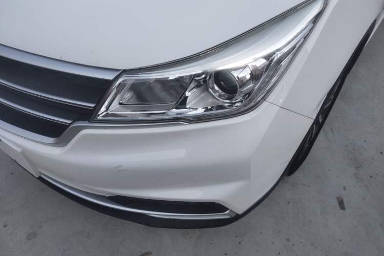 Used Baojun 730 2019 1.5L Manual Fashion Model 7-seater National V
