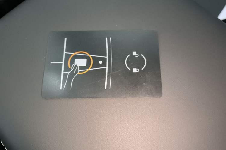 Used Tesla Model Y 2025 Rear-Wheel-Drive Version