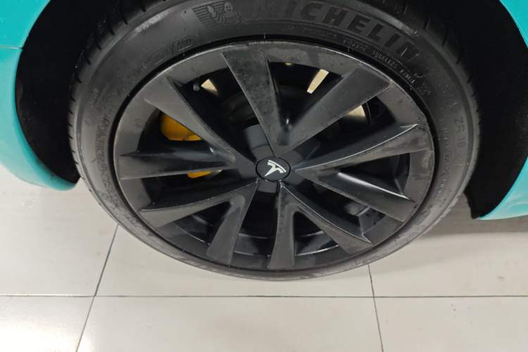 Used Tesla Model 3 2019 Long-Range Rear-Wheel-Drive Version
