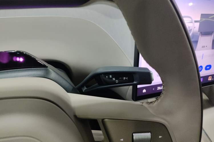 Used  YU7 2025 Ultra-Long Range High-Performance All-Wheel-Drive Max Edition