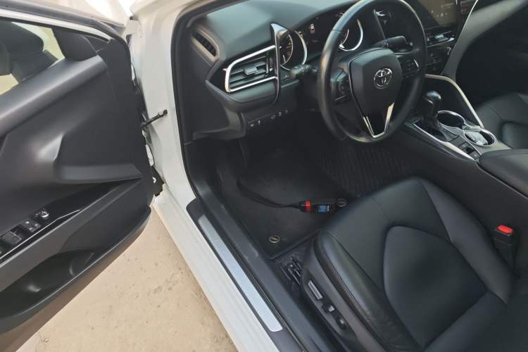 Used Toyota Camry 2021 2.0G Luxury Edition
