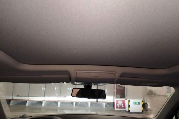 Used Volkswagen Tiguan L 2024 330TSI Automatic Two-Wheel Drive Smart Edition
