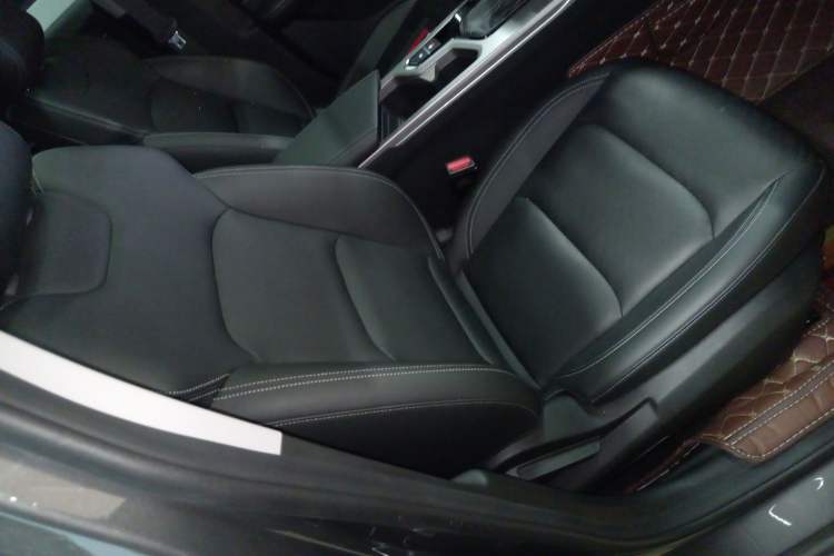 Used Geely Auto Emgrand 2023 4th Generation Champion Edition 1.5L CVT Prestige Model
