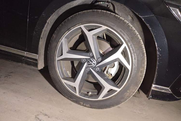 Used Volkswagen Magotan 2023 2 Million Units Commemorative Edition 330TSI DSG Luxury Version
