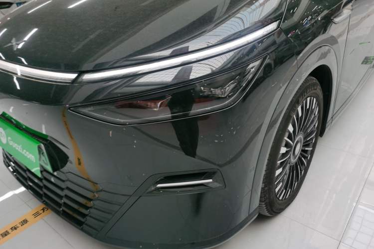 Used XPeng X9 2025 740 Ultra-Long Range Max
