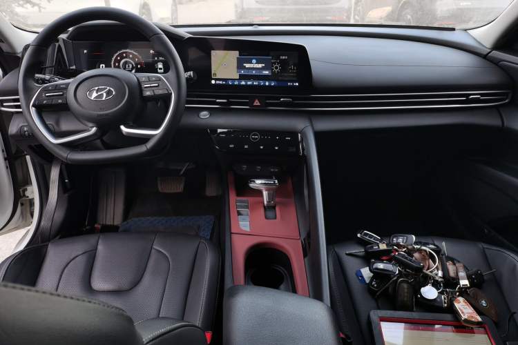 Used Hyundai Elantra 2022 1.5L CVT LUX Prestige Edition