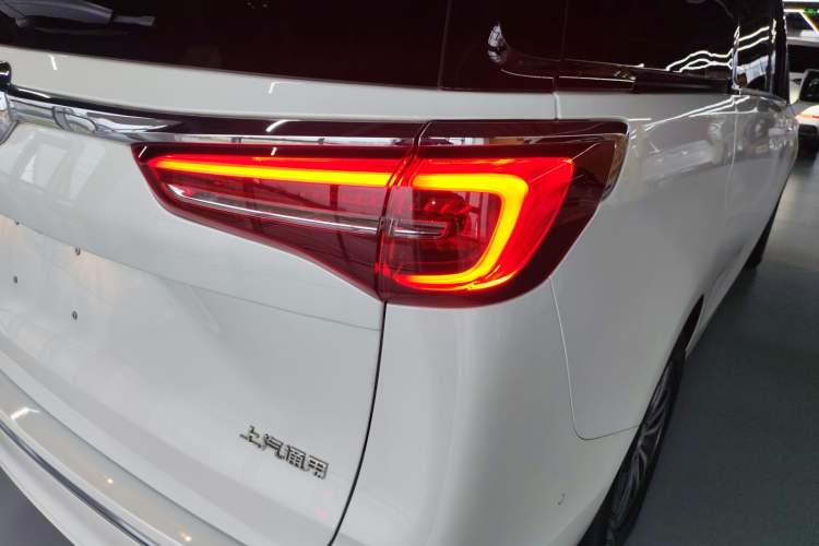 Used Buick GL8 2023 ES Lu Zun Deluxe Model
