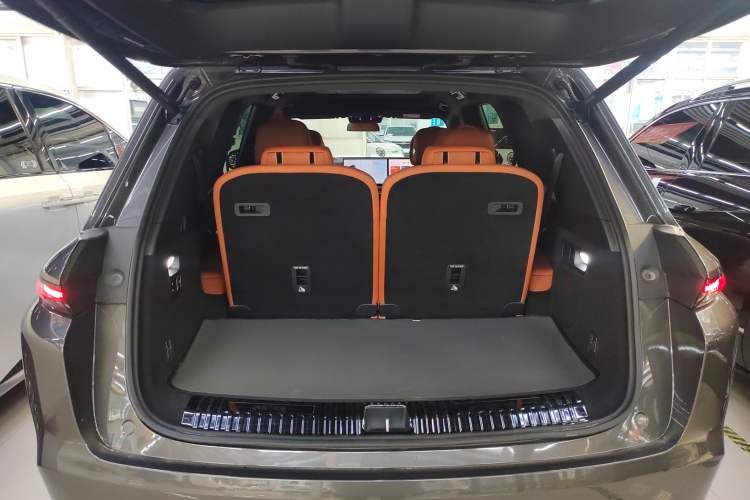 Used Li Auto L8 2023 Max model
