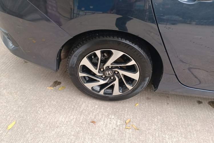 Used Honda Civic 2016 220TURBO CVT Luxury Edition
