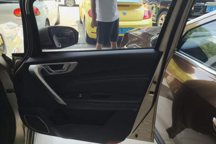 Used Geely Auto Vision X3 2017 1.5L Automatic Prestige Model
