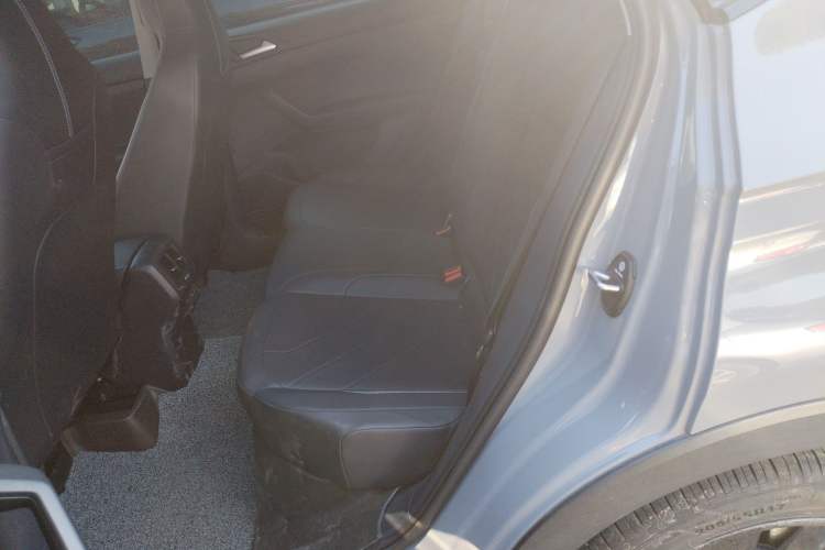 Used Volkswagen Tharu 
