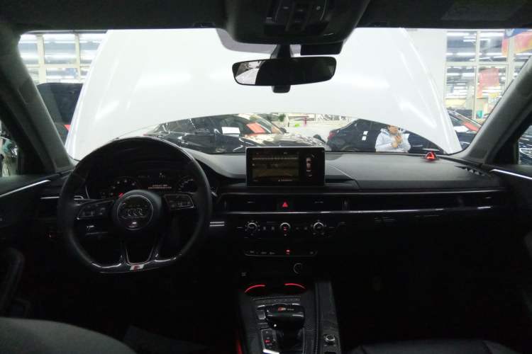 Used Audi A4L 2018 30th Anniversary Edition 40 TFSI Trendy Model
