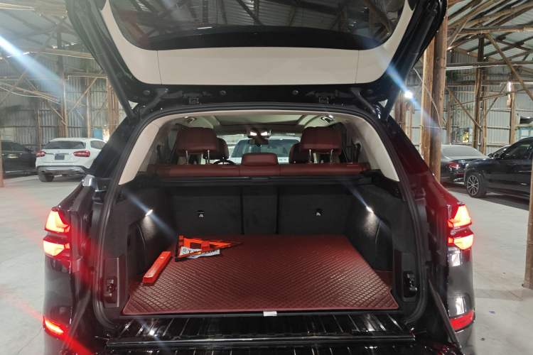 Used BMW X5 2023 xDrive 30Li Luxury M Sport Night Edition Package
