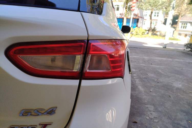 Used GAC Trumpchi GS4 2017 235T Manual Two-Wheel Drive Luxury Edition
