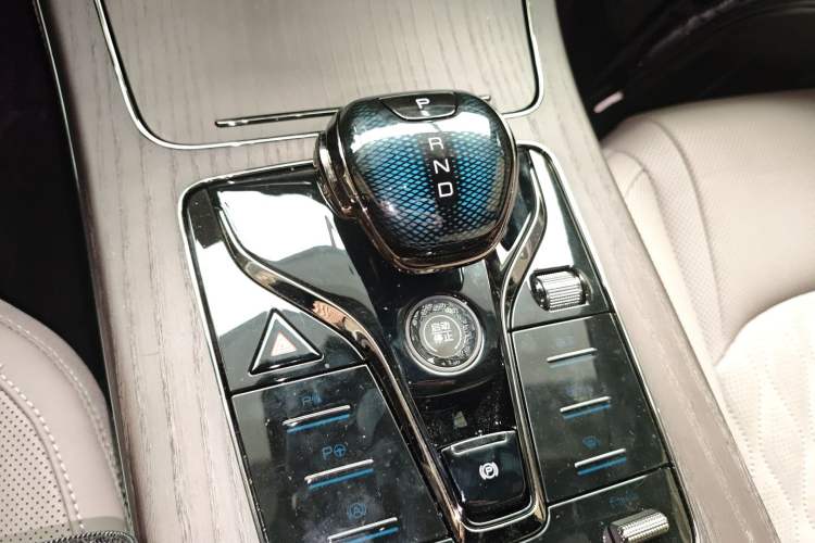 Used BYD Han 2025 DM-i Intelligent Driving Edition 125KM LiDAR Flagship Model
