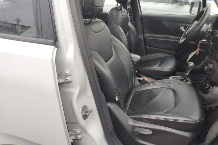 Used  Renegade 2017 180T Automatic High-Energy Version
