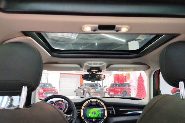 Used MINI MINI 2018 1.5T COOPER Classic Edition Five-Door Version
