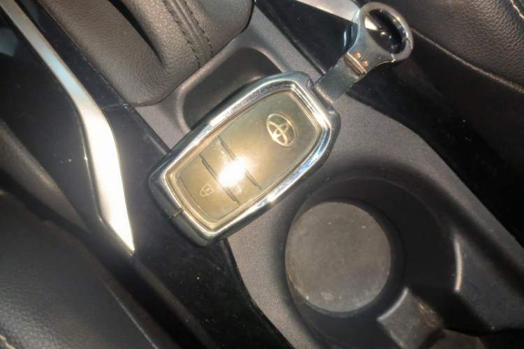 Used Toyota FRONTLANDER 2023 2.0L CVT Luxury Edition