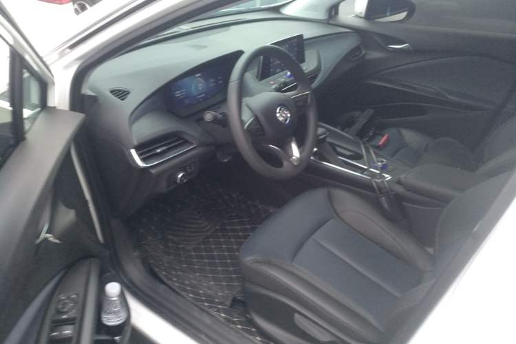 Used Buick Velite 6 2023 430km Range Commuter Version
