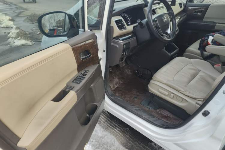 Used Honda Odyssey 2015 Updated Version 2.4L Smart Edition