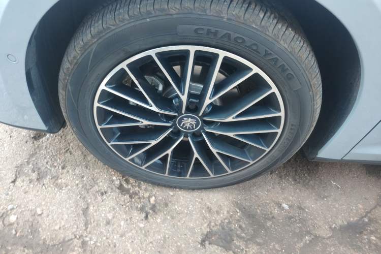 Used BYD Qin L 2025 DM-i Smart Drive 120KM Excellence Model