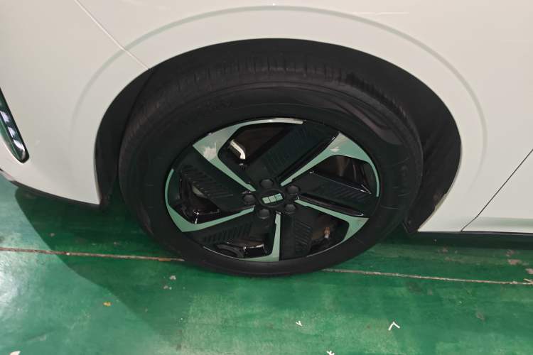 Used  L6 2023 125km MAX