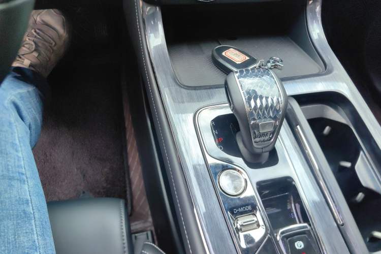 Used GAC Trumpchi GS8 2022 Dual-Engine Series 2.0TM Two-Wheel Drive Prestige Edition (7 Seats)