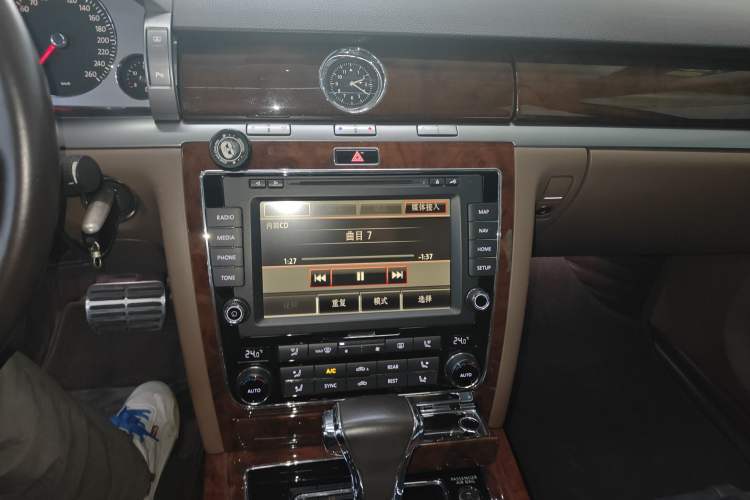 Used Volkswagen Phaeton 2014 3.0L Business Model
