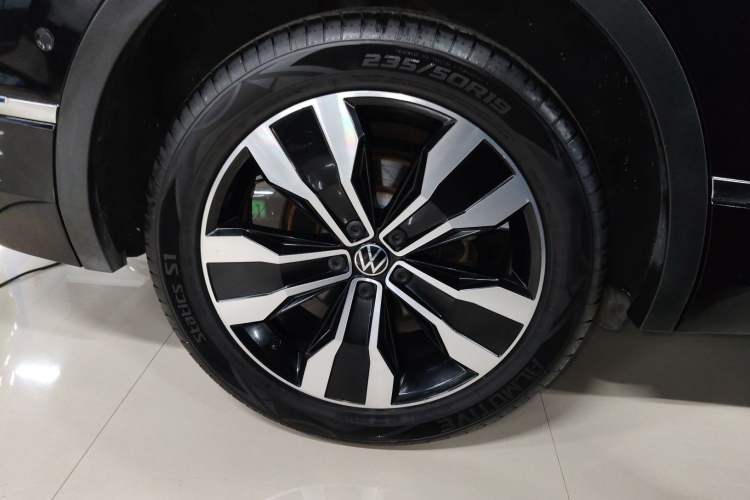 Used Volkswagen Tiguan L 2022 330TSI Automatic Two-Wheel Drive R-Line Enhanced Edition
