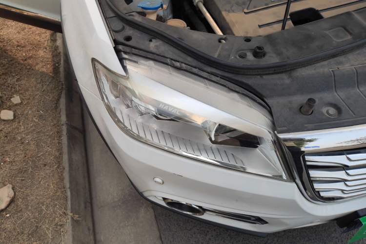 Used Haval H6 2015 Revised Version Sport Edition 1.5T Manual Transmission Two-Wheel Drive Elite Grade
