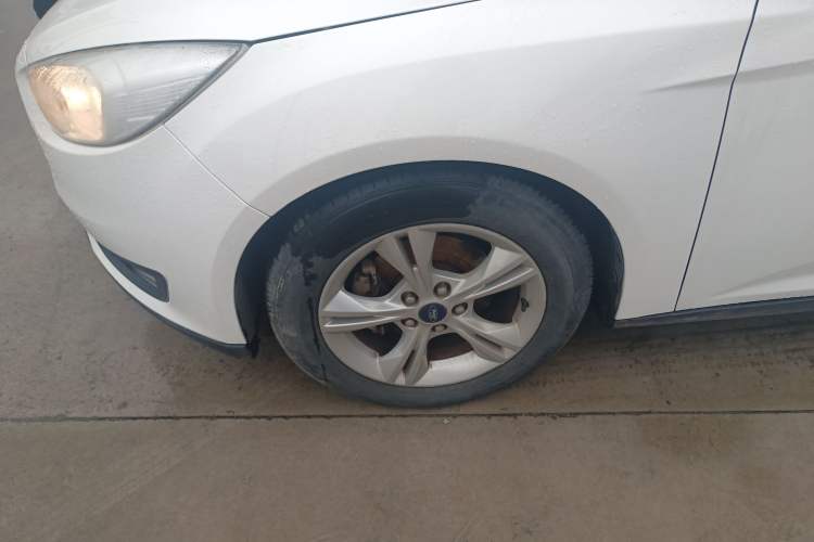 Used Ford Focus 2015 Hatchback 1.6L Manual Comfort Edition
