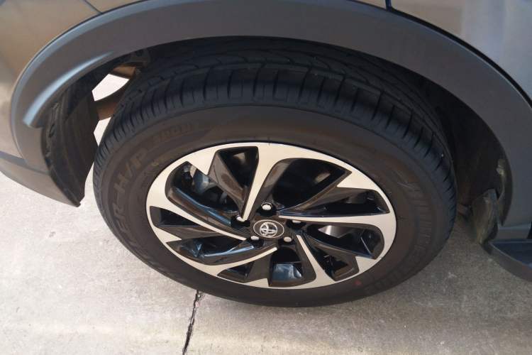 Used Toyota IZOA 2018 2.0L Yichi Version China VI Standard
