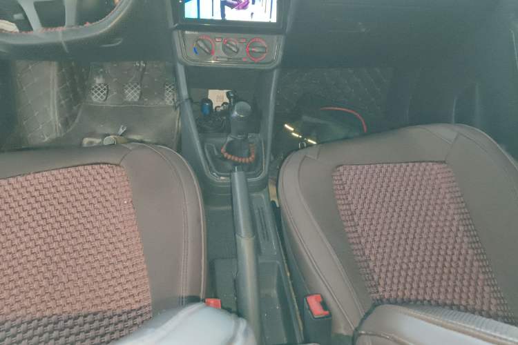 Used Volkswagen Jetta 2017 1.4L Manual Fashion Edition
