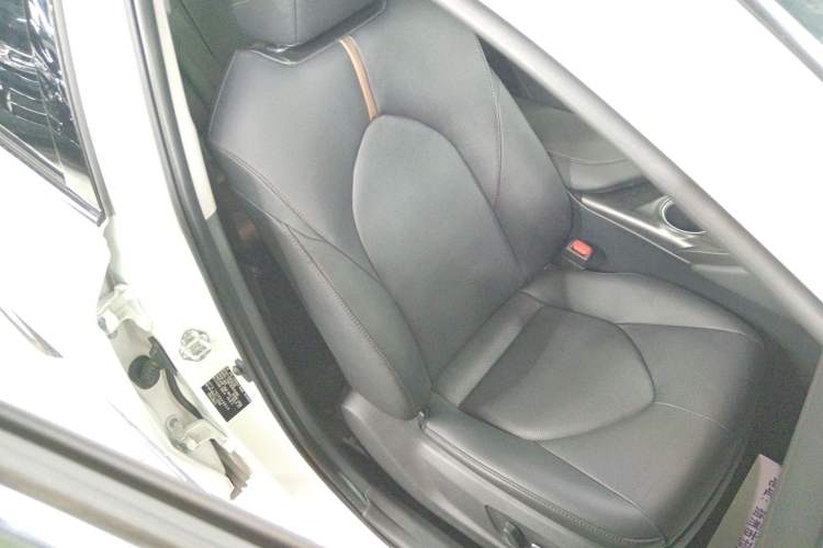 Used Toyota Camry 2023 2.0G Luxury Edition
