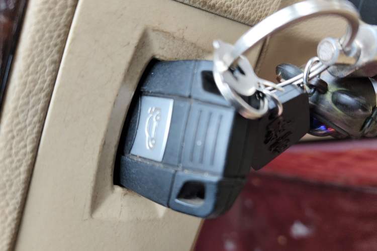 Used BMW 3 Series (Import) 2010 320i Luxury Model