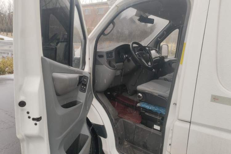 Used Foton Toano 2023 2.0T Automatic Urban Edition Short Wheelbase Mid-Height Rear Single Tire 3 Seats
